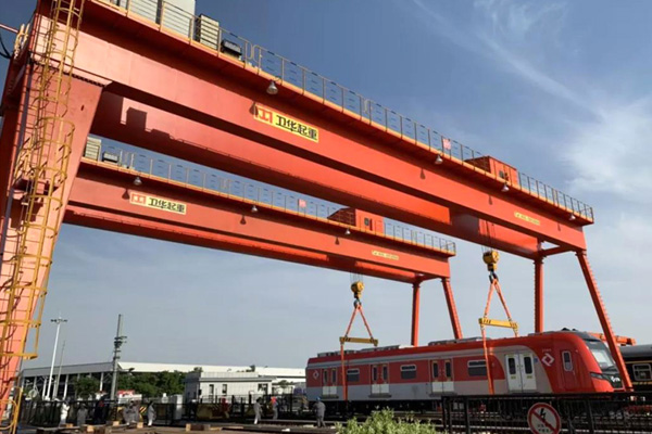 train-gantry-crane